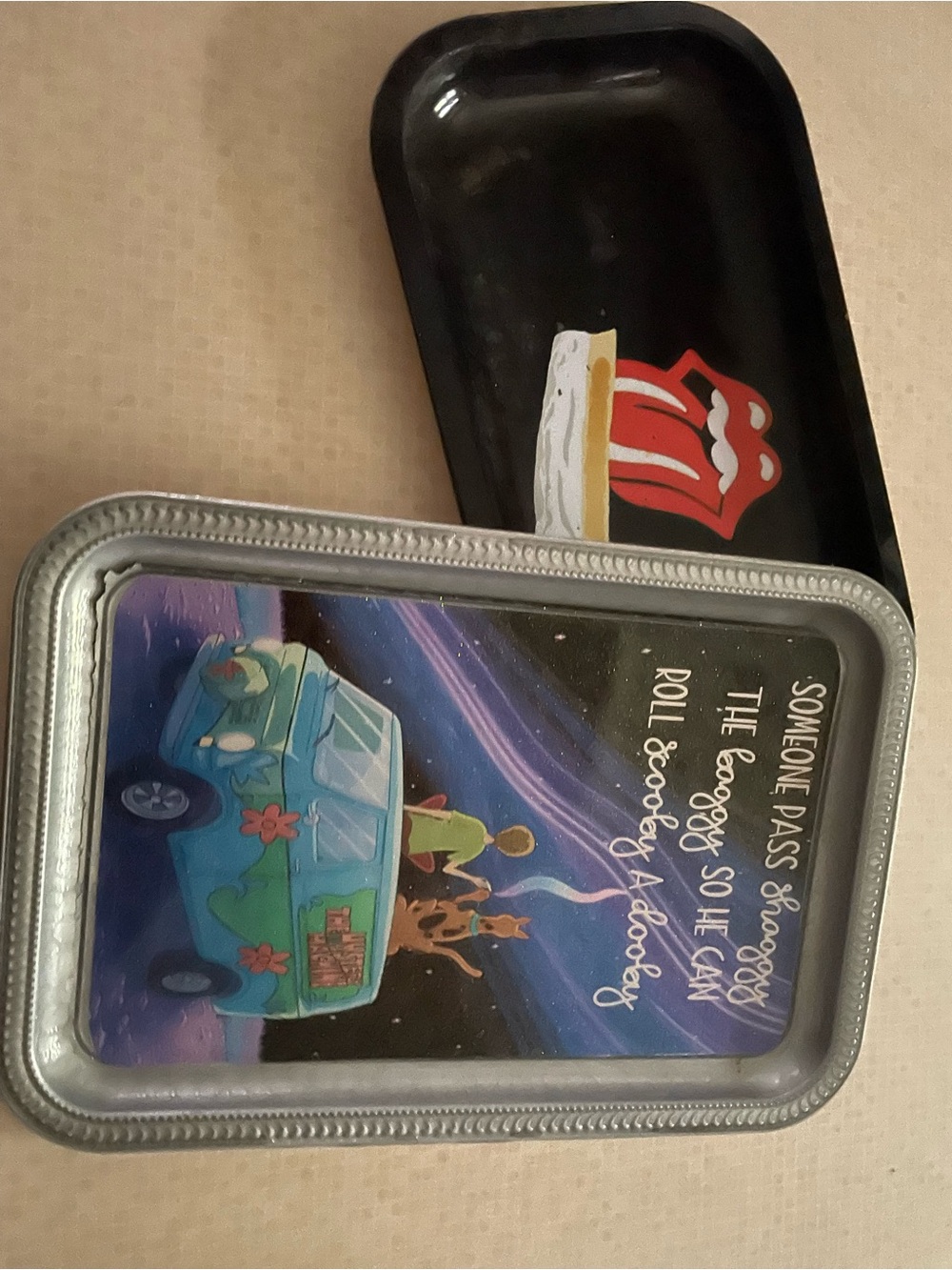 Stoned graphic tee and tray bundle - Picture 4 of 6